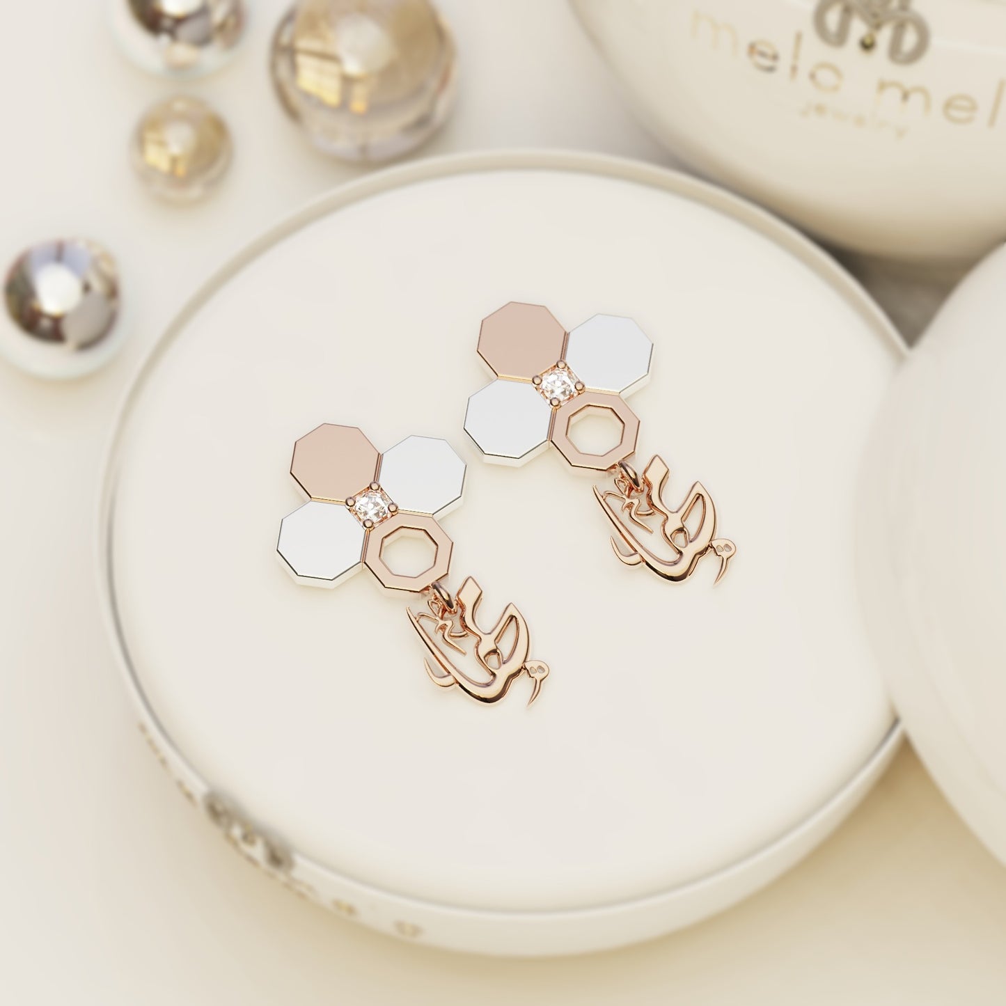 ARABESQUE ࢪº13 | 18K Gold Customized Earrings with Gem Stone