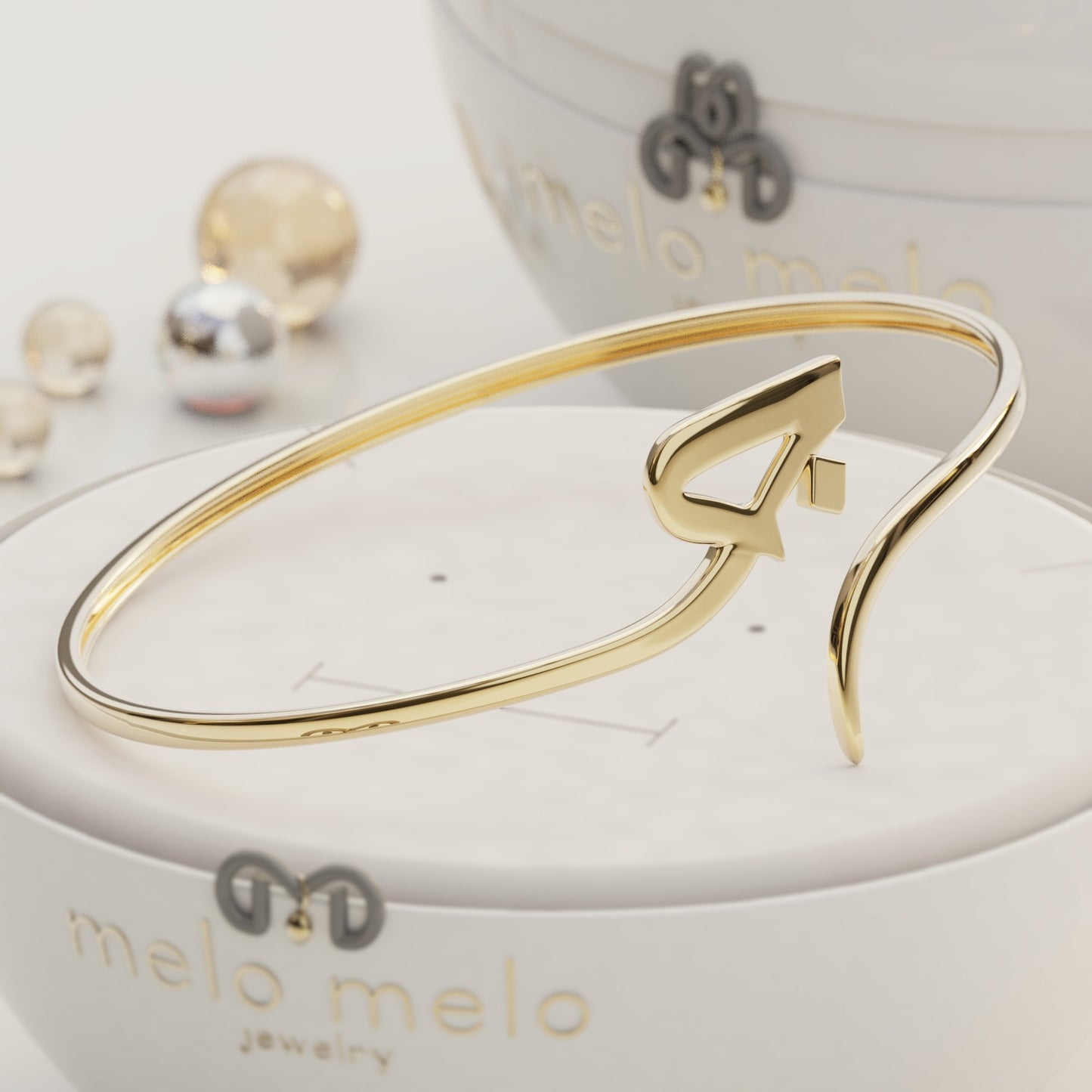 CALLIGRAPHY ࢪº21 | 18K Gold Bangle - Letter 'ج'