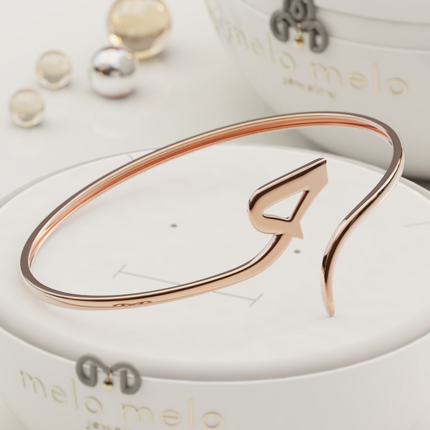 CALLIGRAPHY ࢪº26 | 18K Gold Bangle - Letter 'ح'