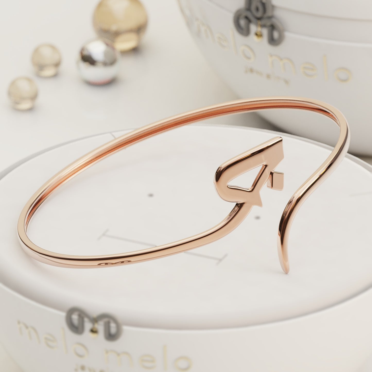 CALLIGRAPHY ࢪº21 | 18K Gold Bangle - Letter 'ج'