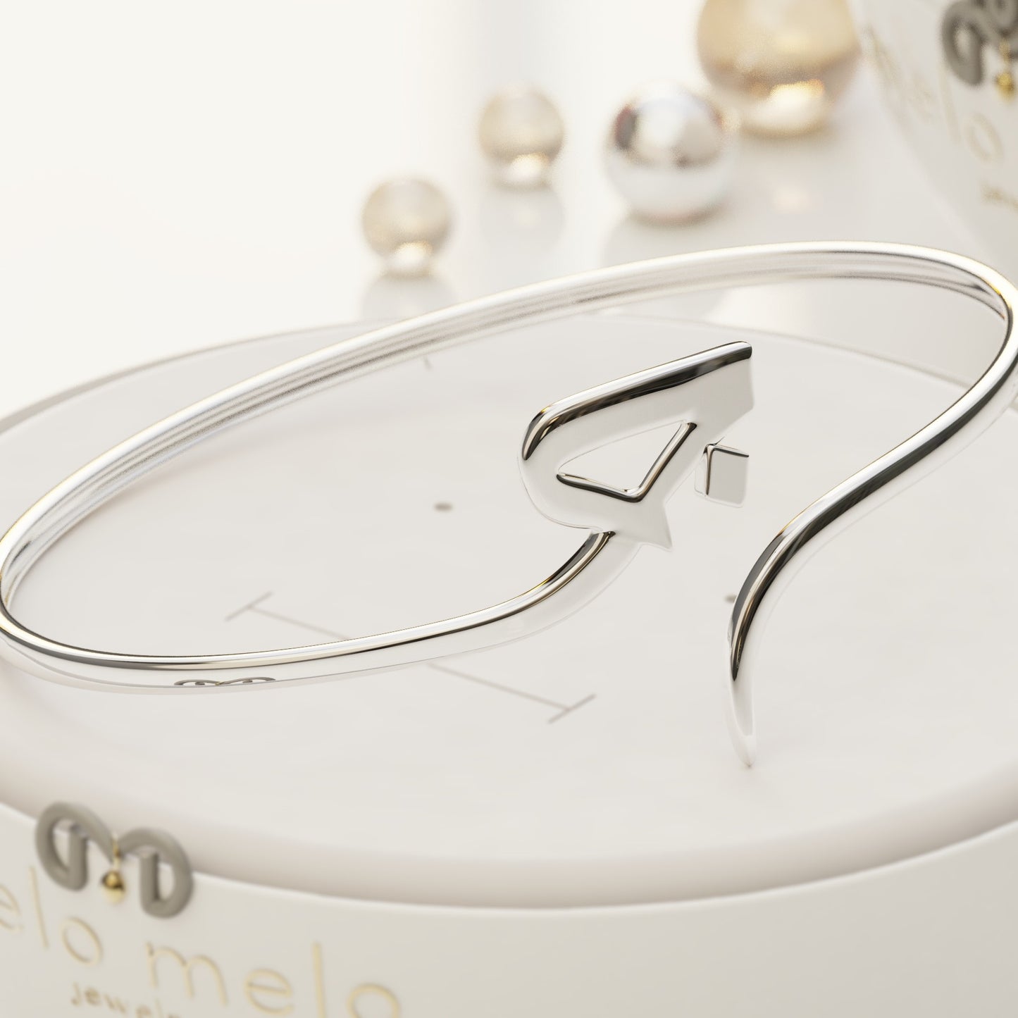 CALLIGRAPHY ࢪº21 | 18K Gold Bangle - Letter 'ج'