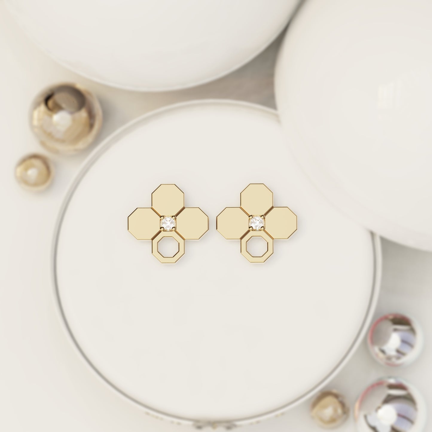 ARABESQUE ࢪº36 | 18K Gold Earrings with Gem Stone