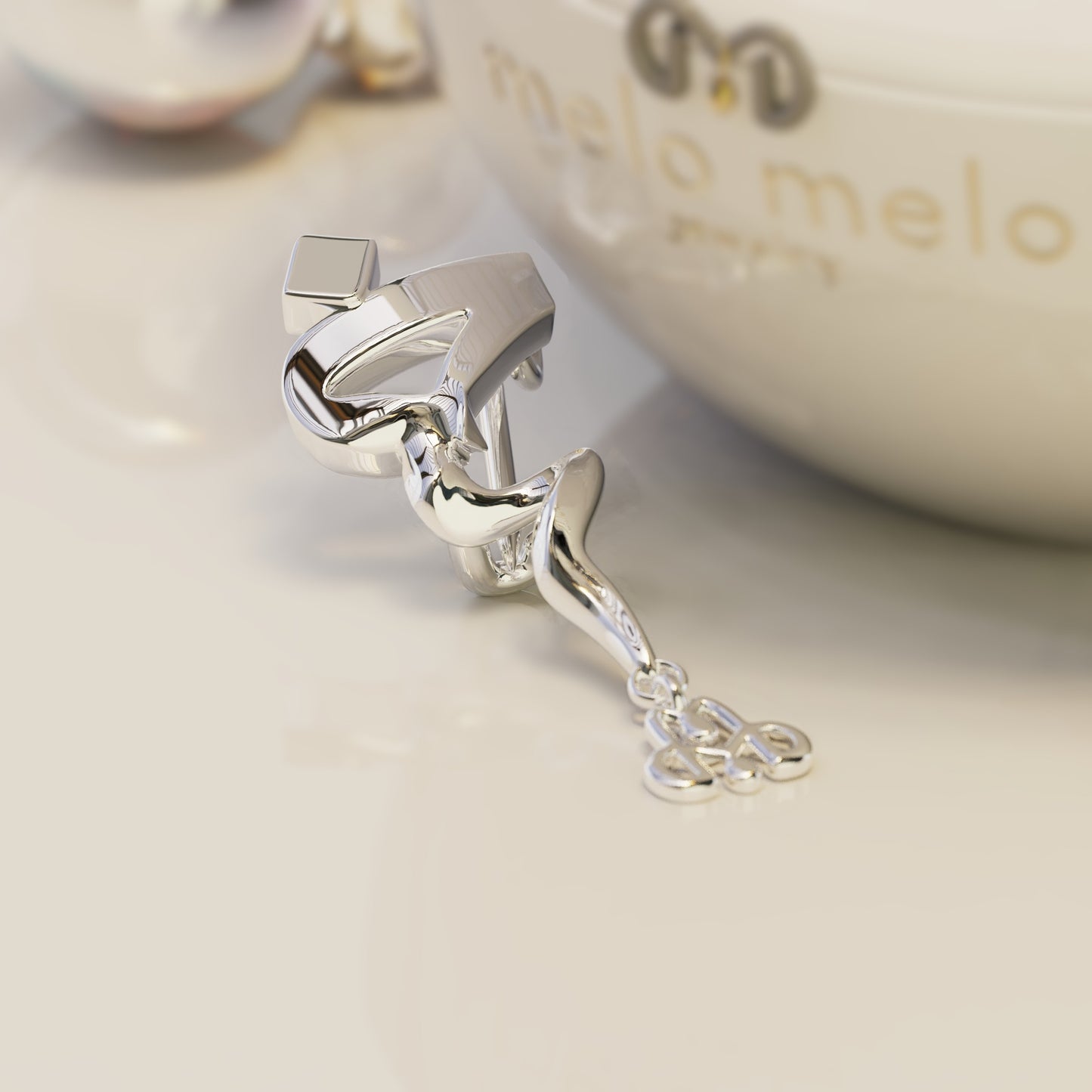 CALLIGRAPHY ࢪº35 | 18K Gold Pin - Letter 'خ'