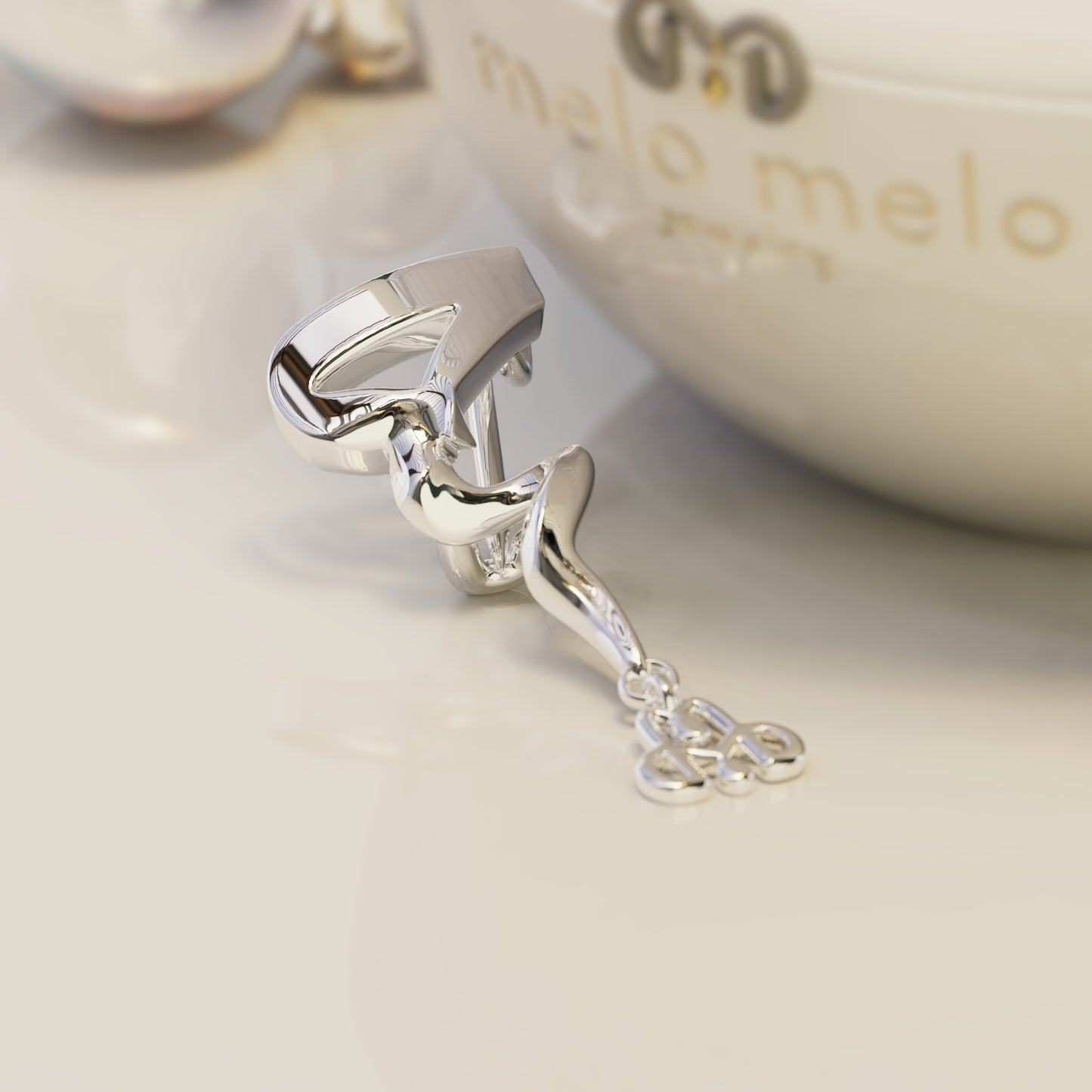 CALLIGRAPHY ࢪº30 | 18K Gold Pin - Letter 'ح'