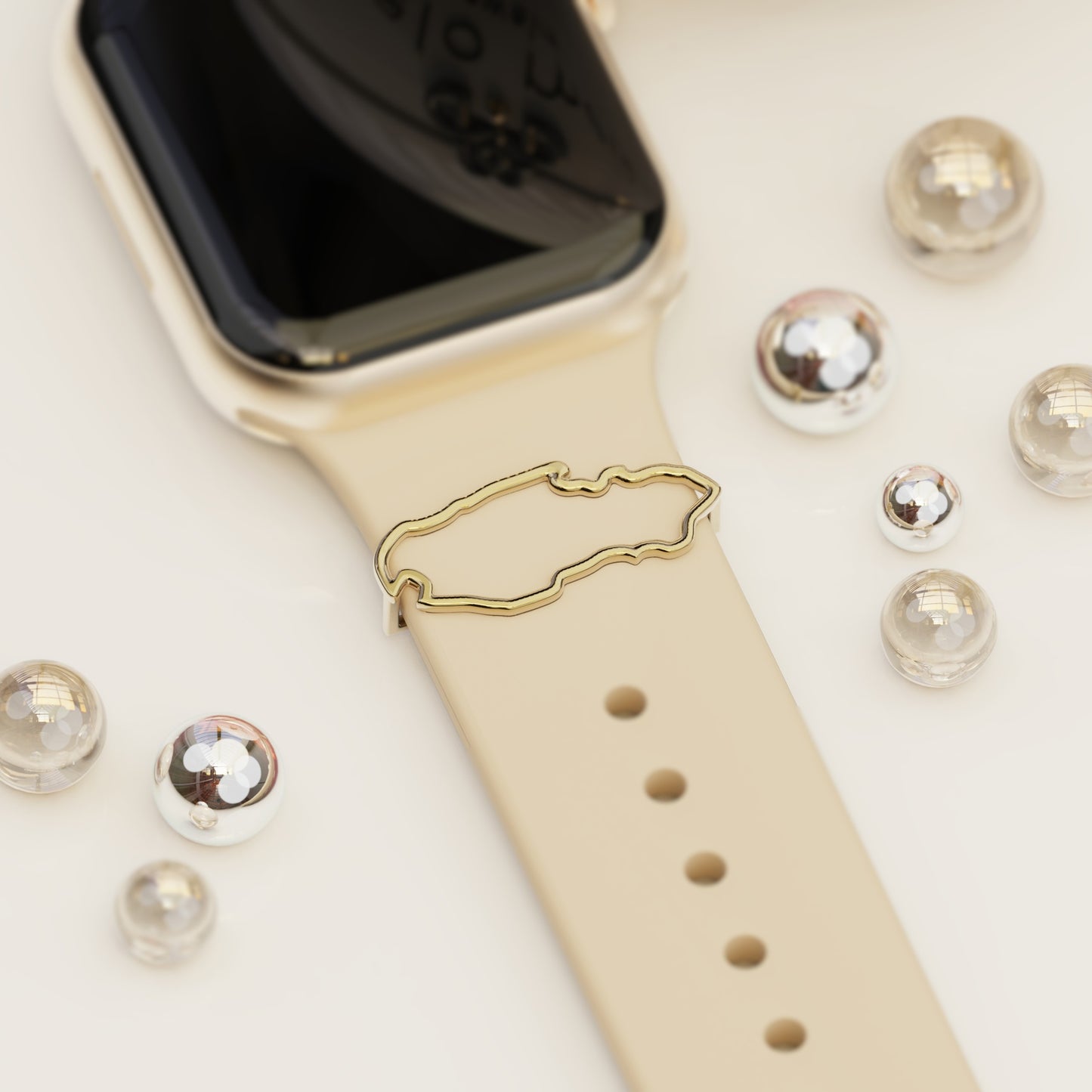 BADIYAH ࢪº2  | 18K Gold Qatar Map Smartwatch Strap Charm